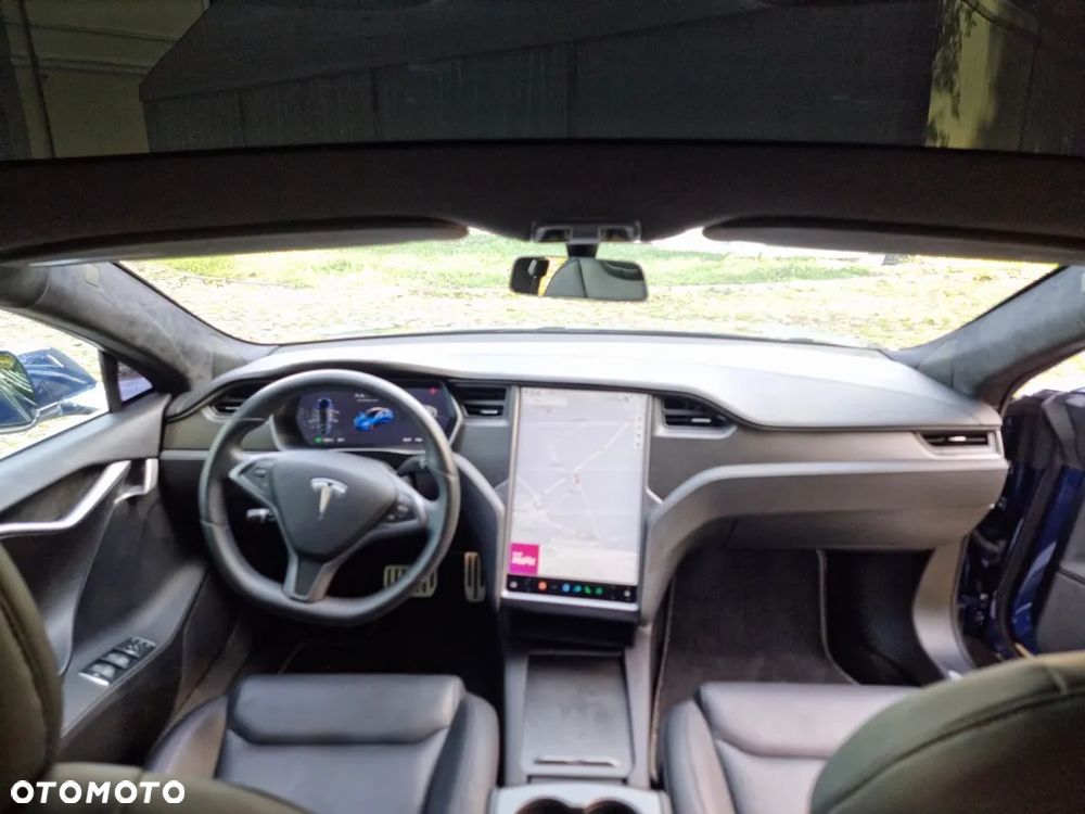 Tesla Model S - 29