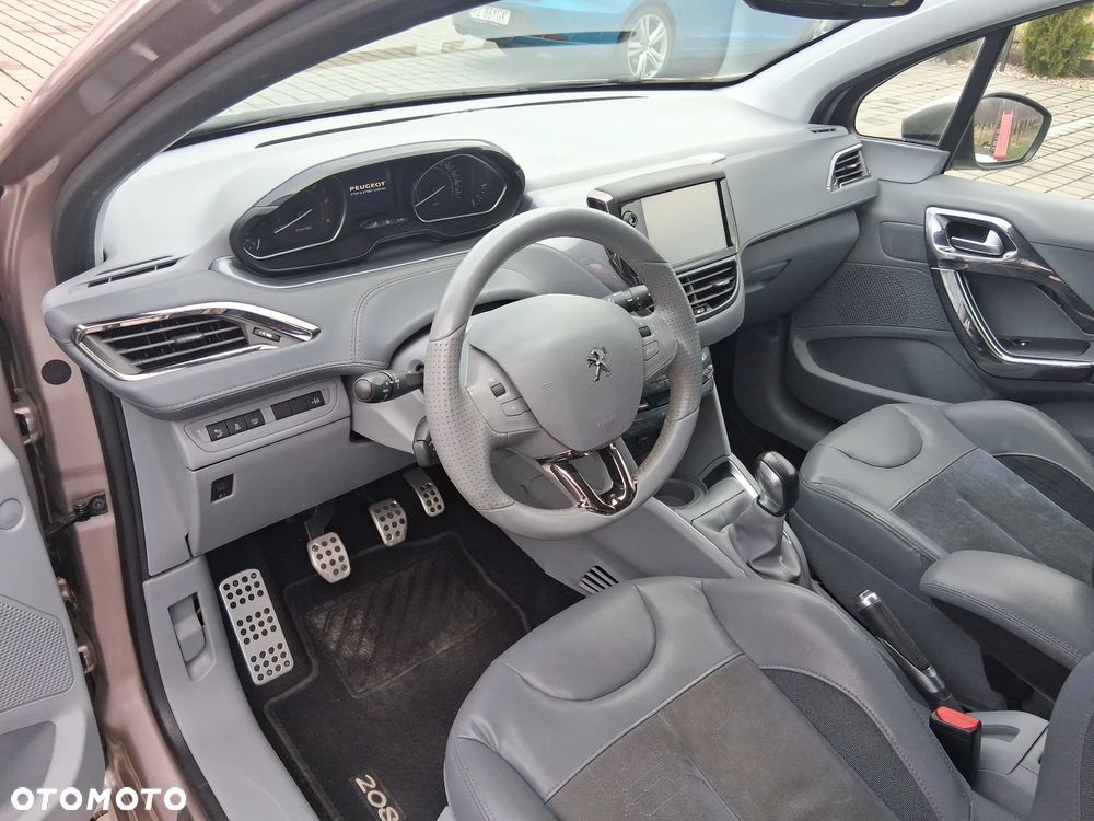 Peugeot 208 e-HDi 92 Stop&Start Style - 14