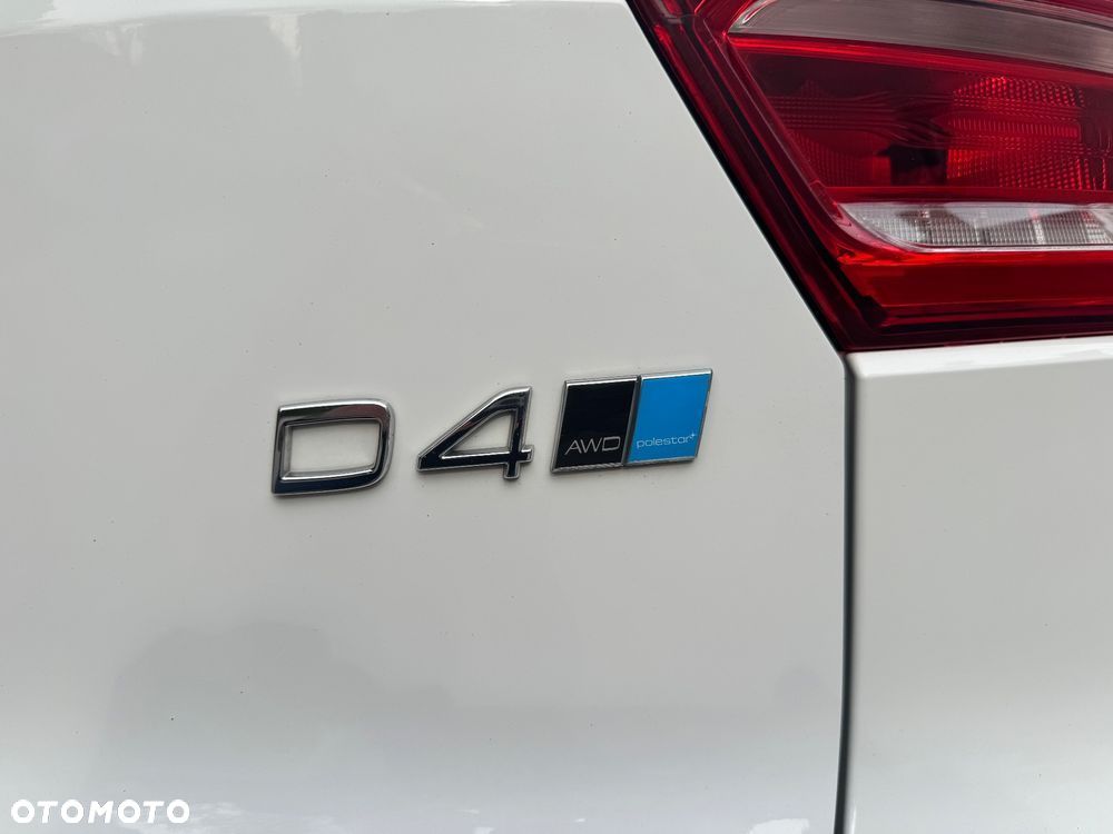 Volvo XC 40 D4 AWD Momentum (Intro Edition) - 27