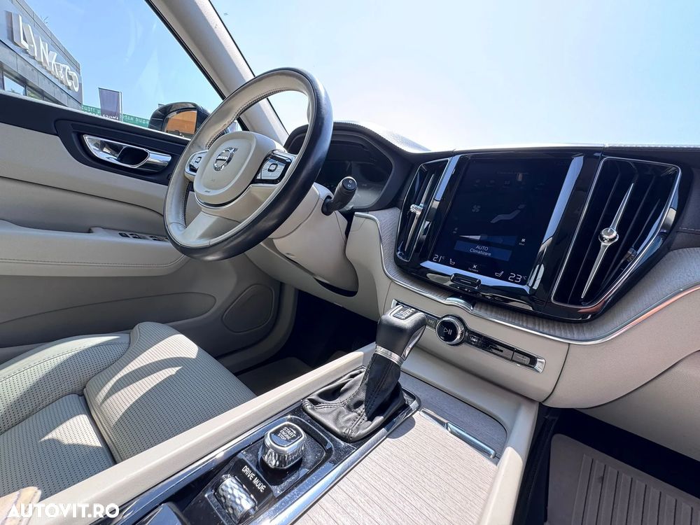 Volvo XC 60 D5 AWD Inscription - 12