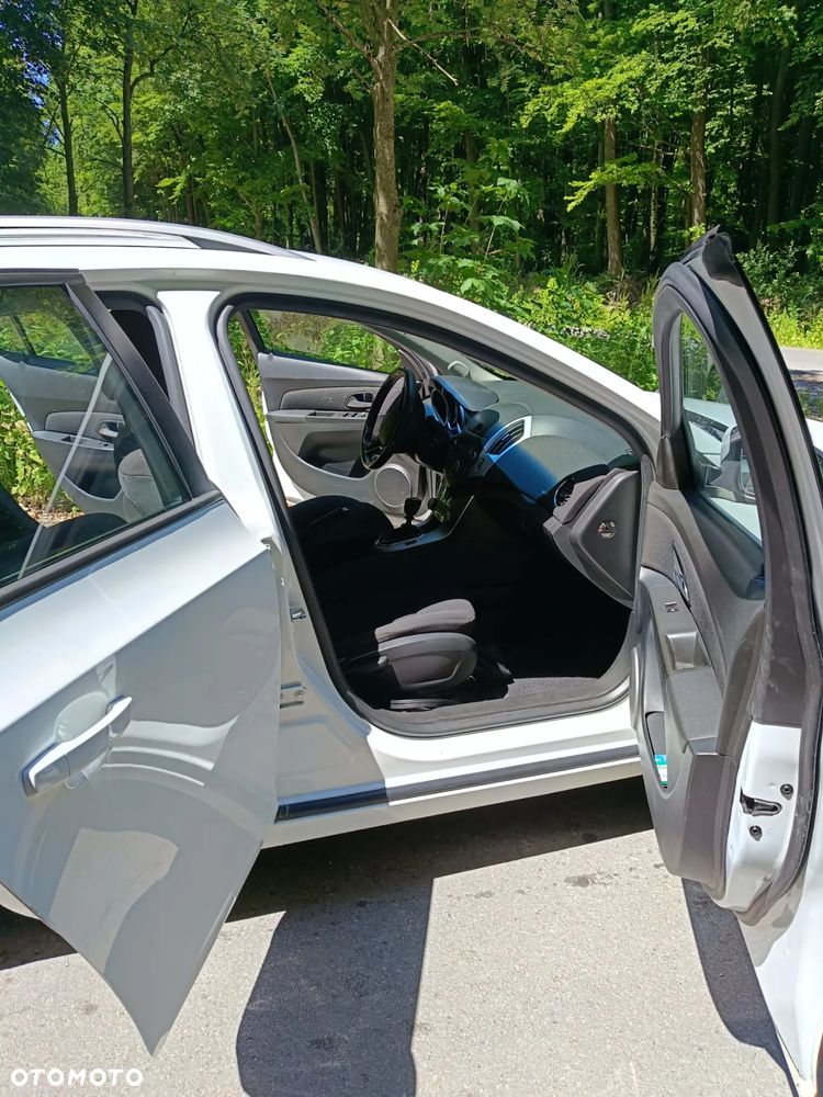 Chevrolet Cruze Station Wagon 1.6 LS+ - 6