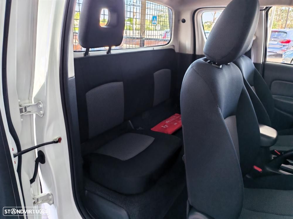 Mitsubishi L200 2.4 DI-D CE 4WD 3L - 11