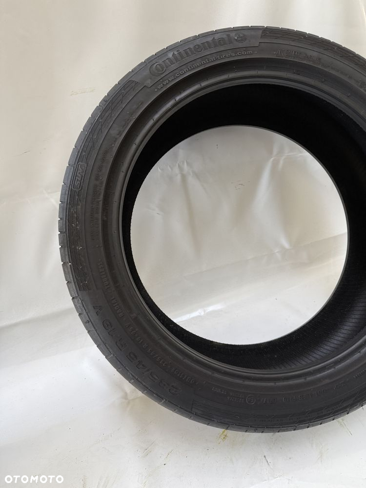 235/45/19 Continental ContiSportContact 5 SSR MOE 95V - 2