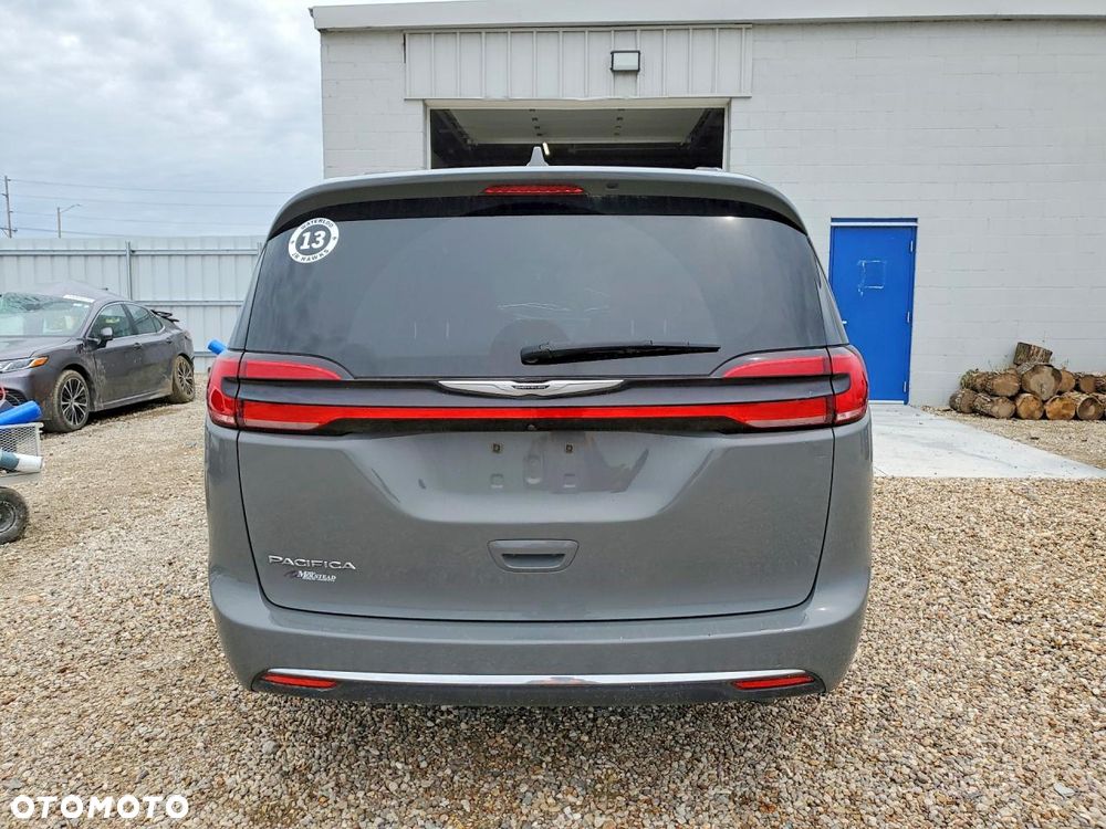 Chrysler Pacifica - 6