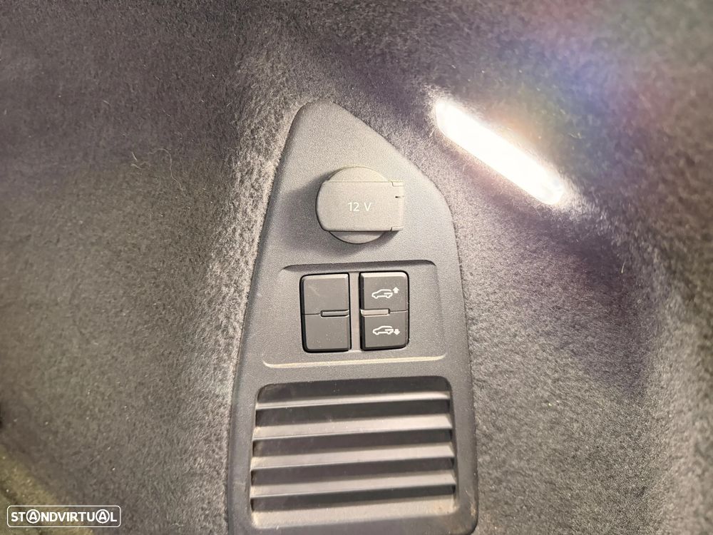 VW Touareg 3.0 TDI V6 R-Line - 39