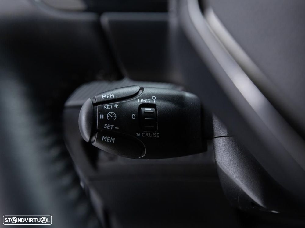 Peugeot e-2008 50 kWh Active Pack - 15