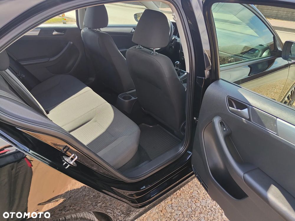 Volkswagen Jetta 2.0 TDI DPF BMT Trendline - 29