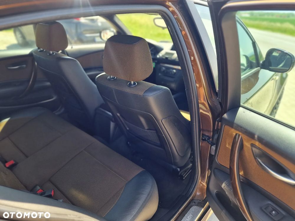 BMW Seria 1 120d - 22