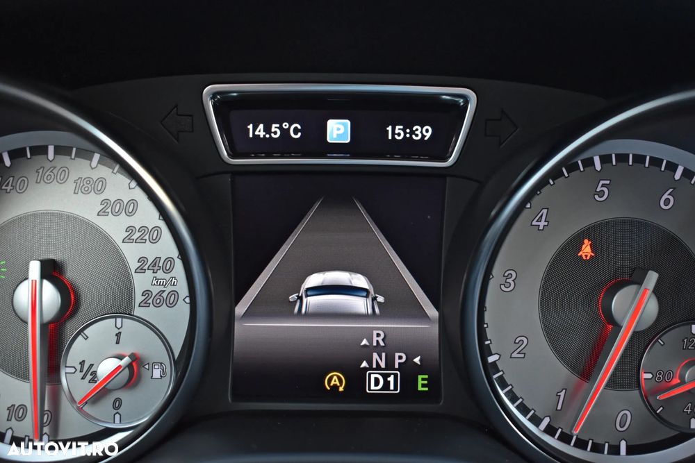 Mercedes-Benz GLA 200 7G-DCT Urban - 21