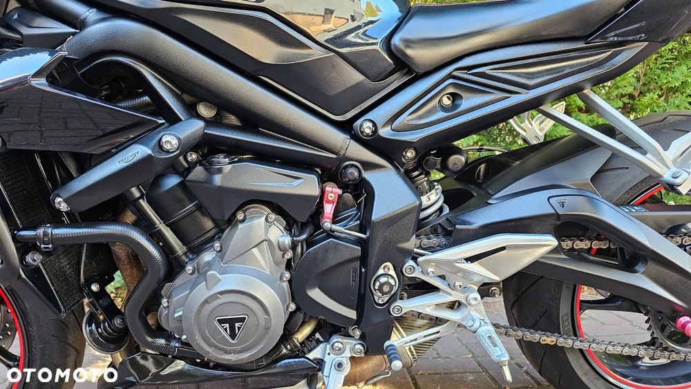 Triumph Street Triple - 18