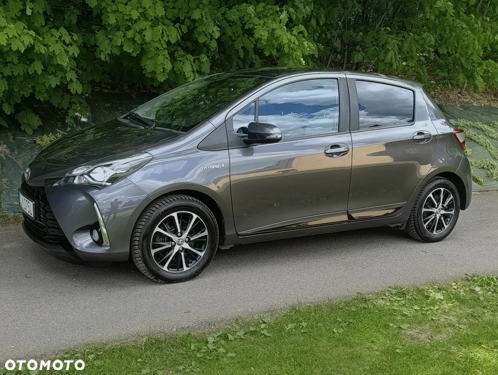 Toyota Yaris Hybrid 100 Premium - 12