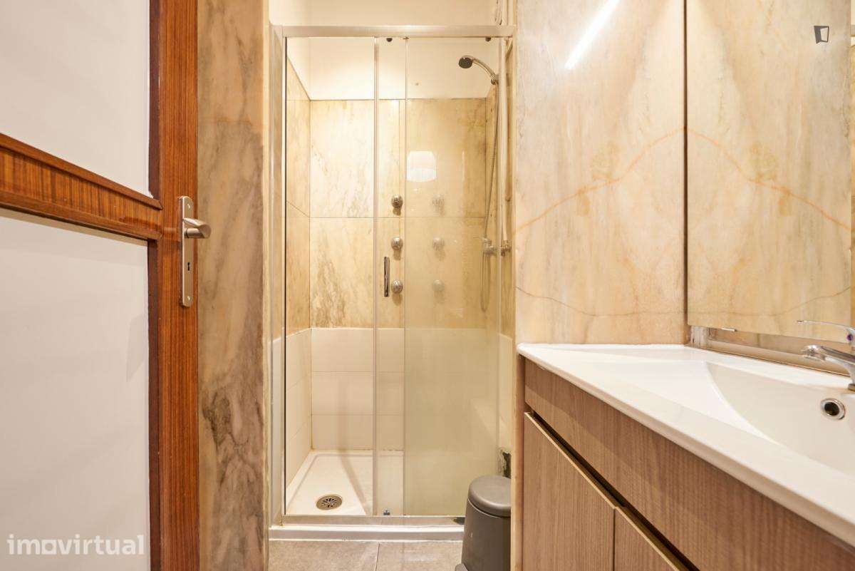 Quarto - localizado em Saldanha Lisbon - Grande imagem: 3/29