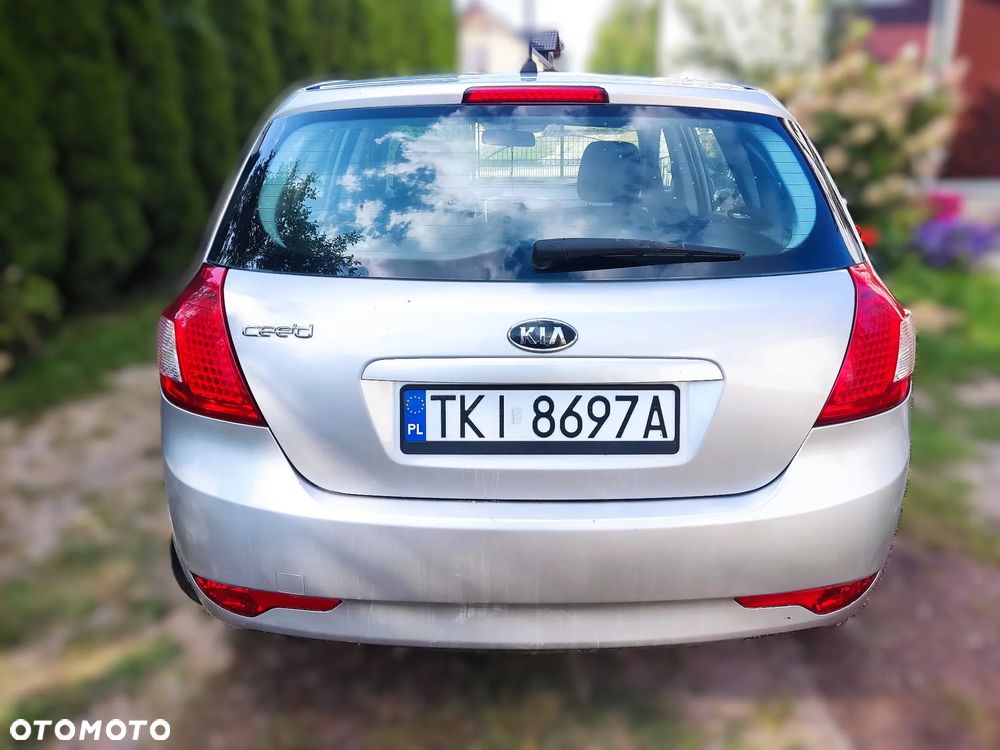 Kia Ceed - 16