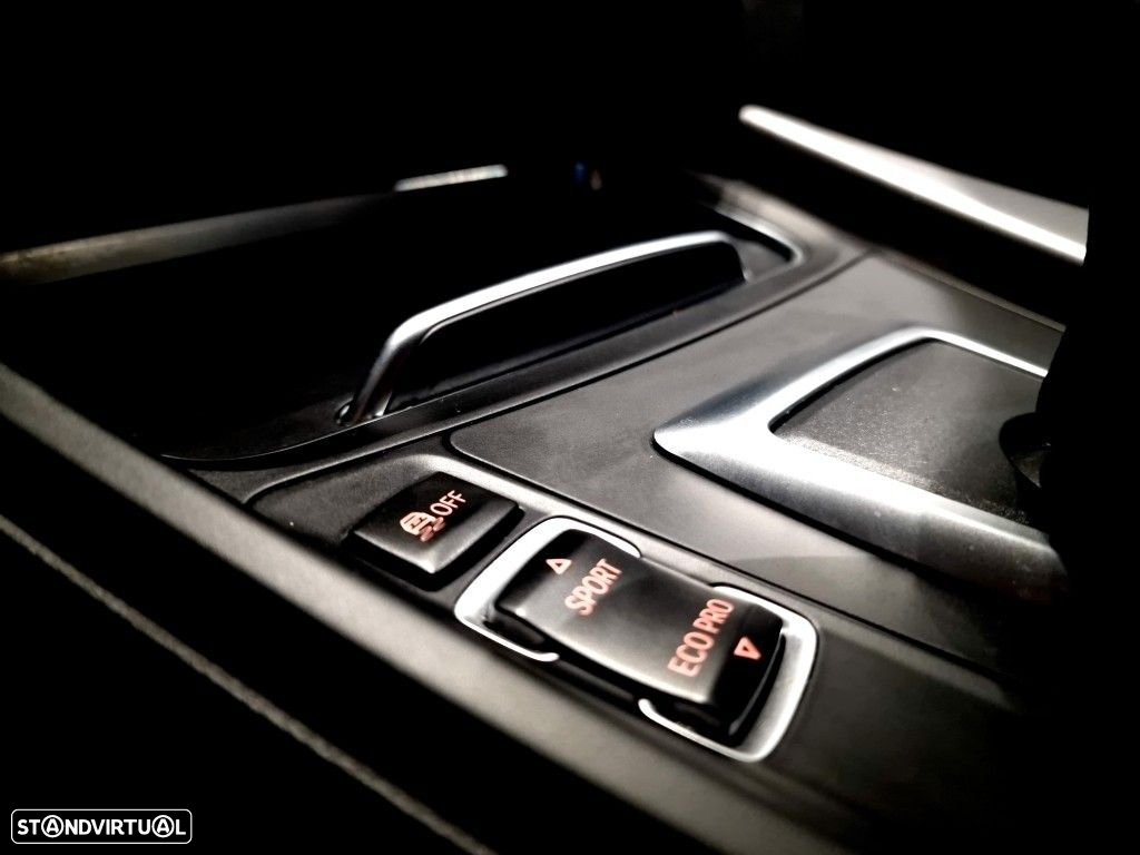 BMW 318 i Touring Pack M Auto - 48
