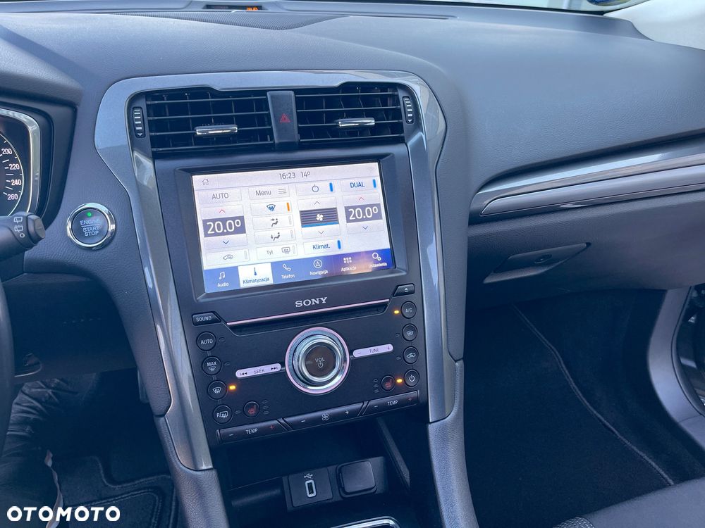 Ford Mondeo - 38