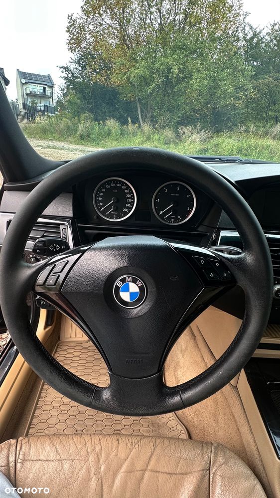 BMW Seria 5 525d - 14