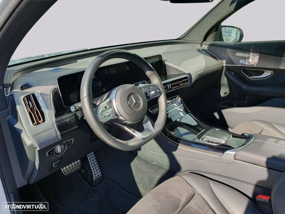 Mercedes-Benz EQC - 8