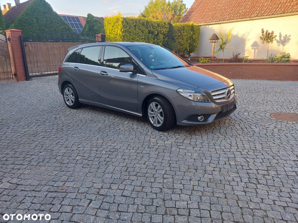 Mercedes-Benz Klasa B 180 CDI (BlueEFFICIENCY) - 30