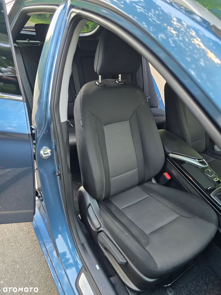 Hyundai i40 Kombi blue 1.6 Family+ - 23