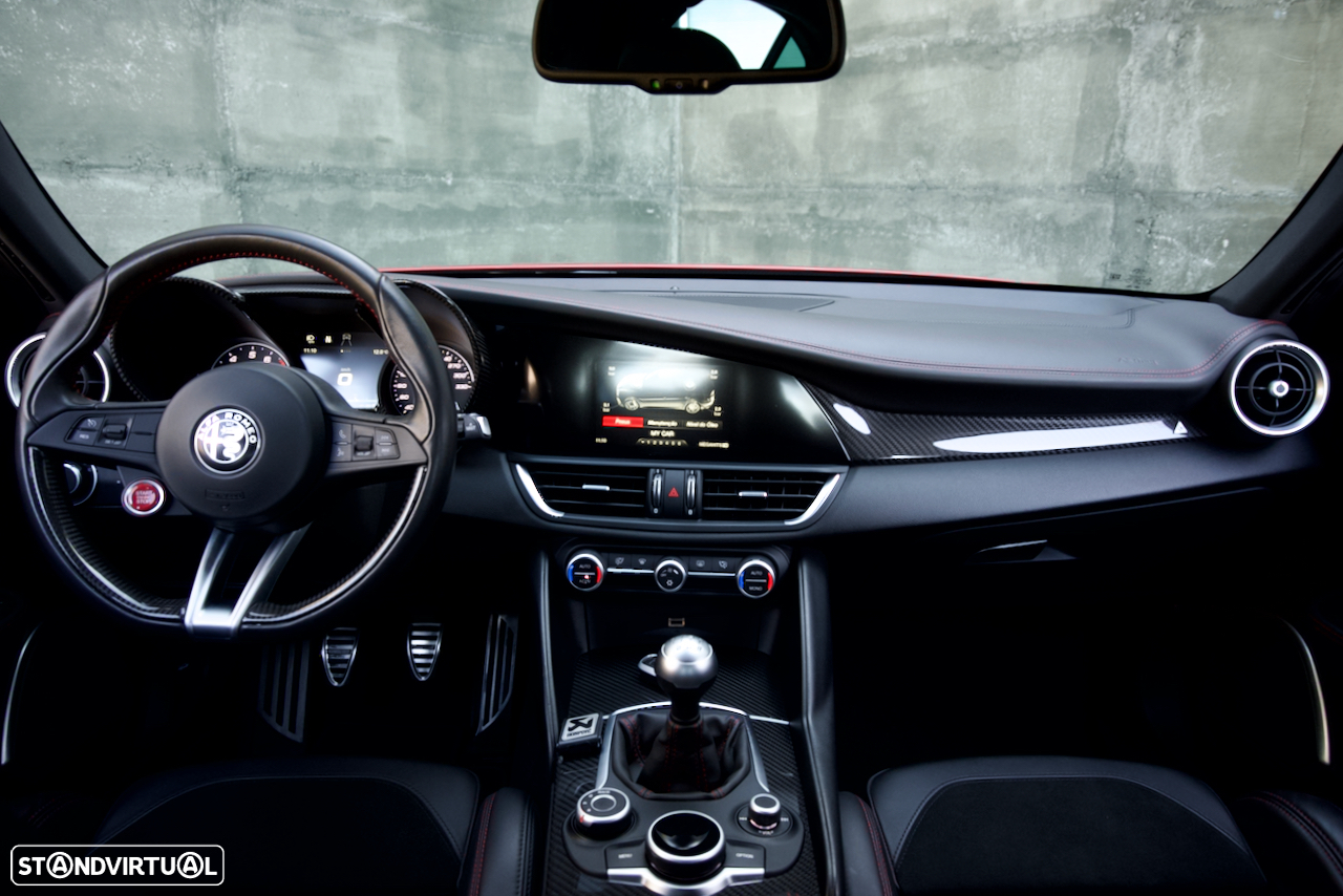 Alfa Romeo Giulia 2.9 Bi-Turbo Quadrifoglio - 31