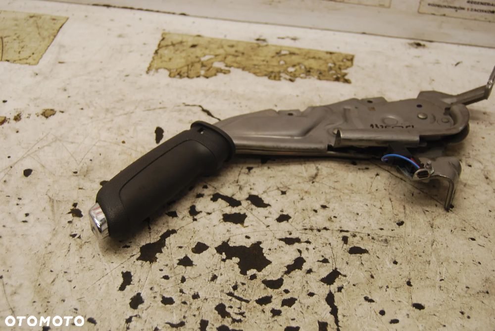 DŹWIGNIA HAMULCA RĘCZNEGO 13255754 OPEL CORSA D - 1