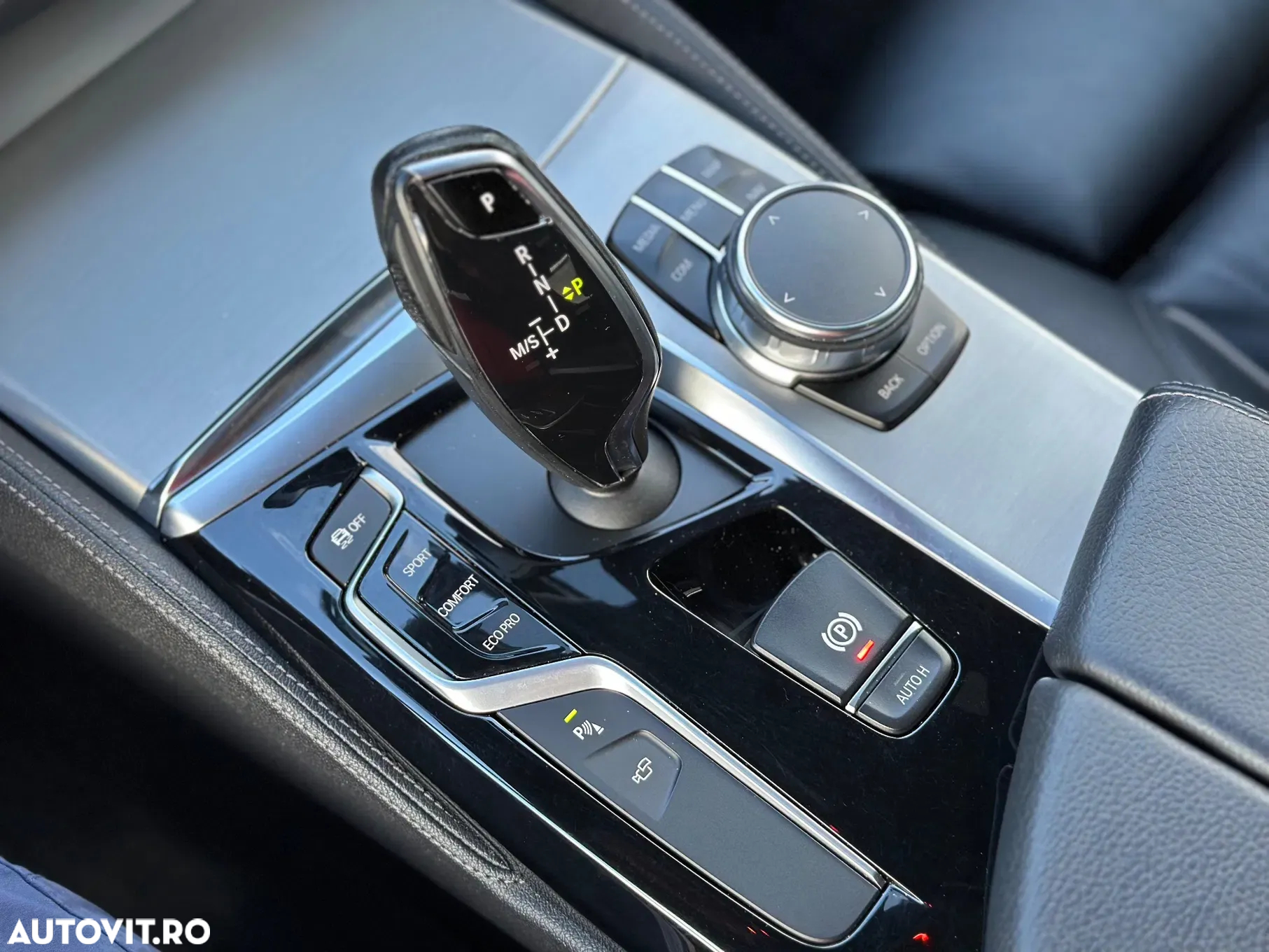 BMW Seria 5 520d xDrive AT - 12
