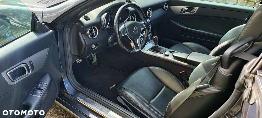 Mercedes-Benz SLK 200 (BlueEFFICIENCY) - 13