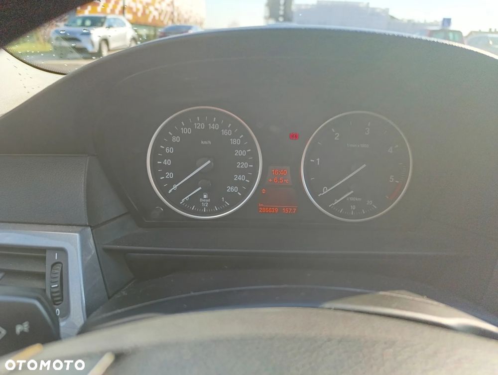 BMW Seria 5 525d - 10