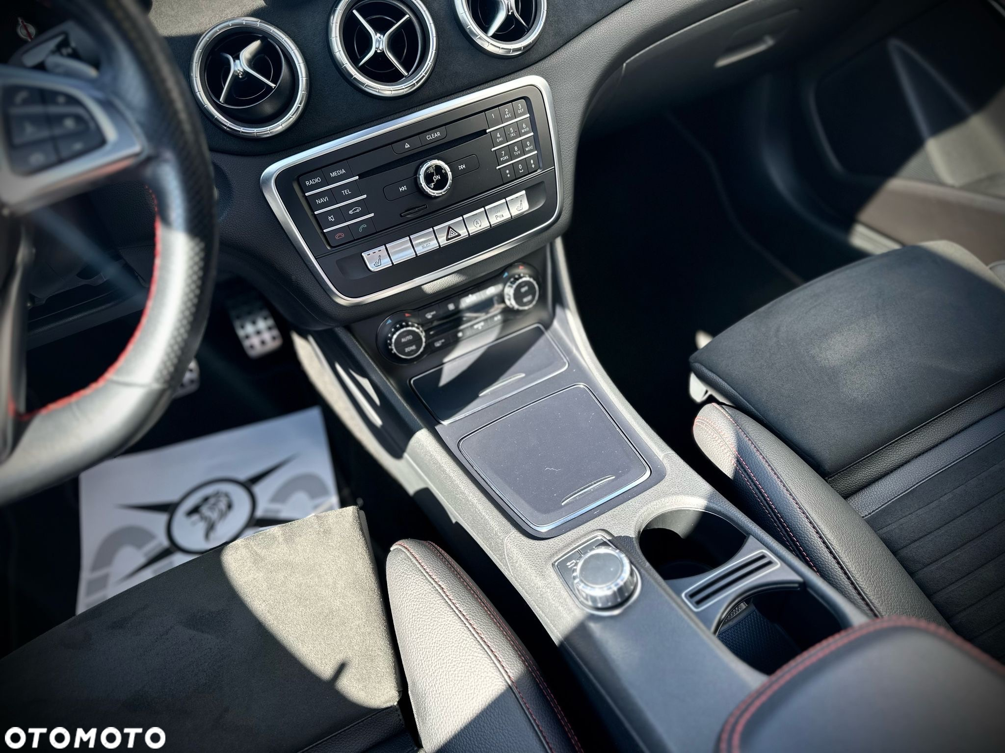 Mercedes-Benz CLA 200 7G-DCT AMG Line - 23
