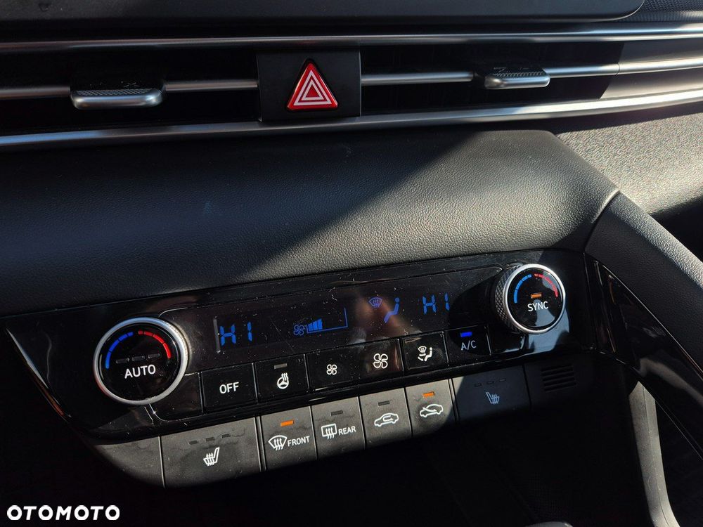 Hyundai Elantra - 25