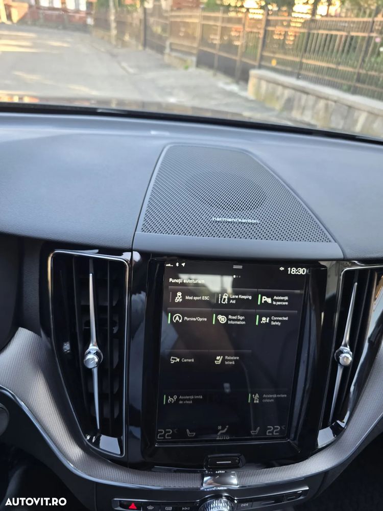 Volvo XC 60 B4 MHEV AWD R-Design - 4