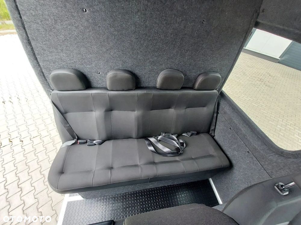 Mercedes-Benz Sprinter - 26