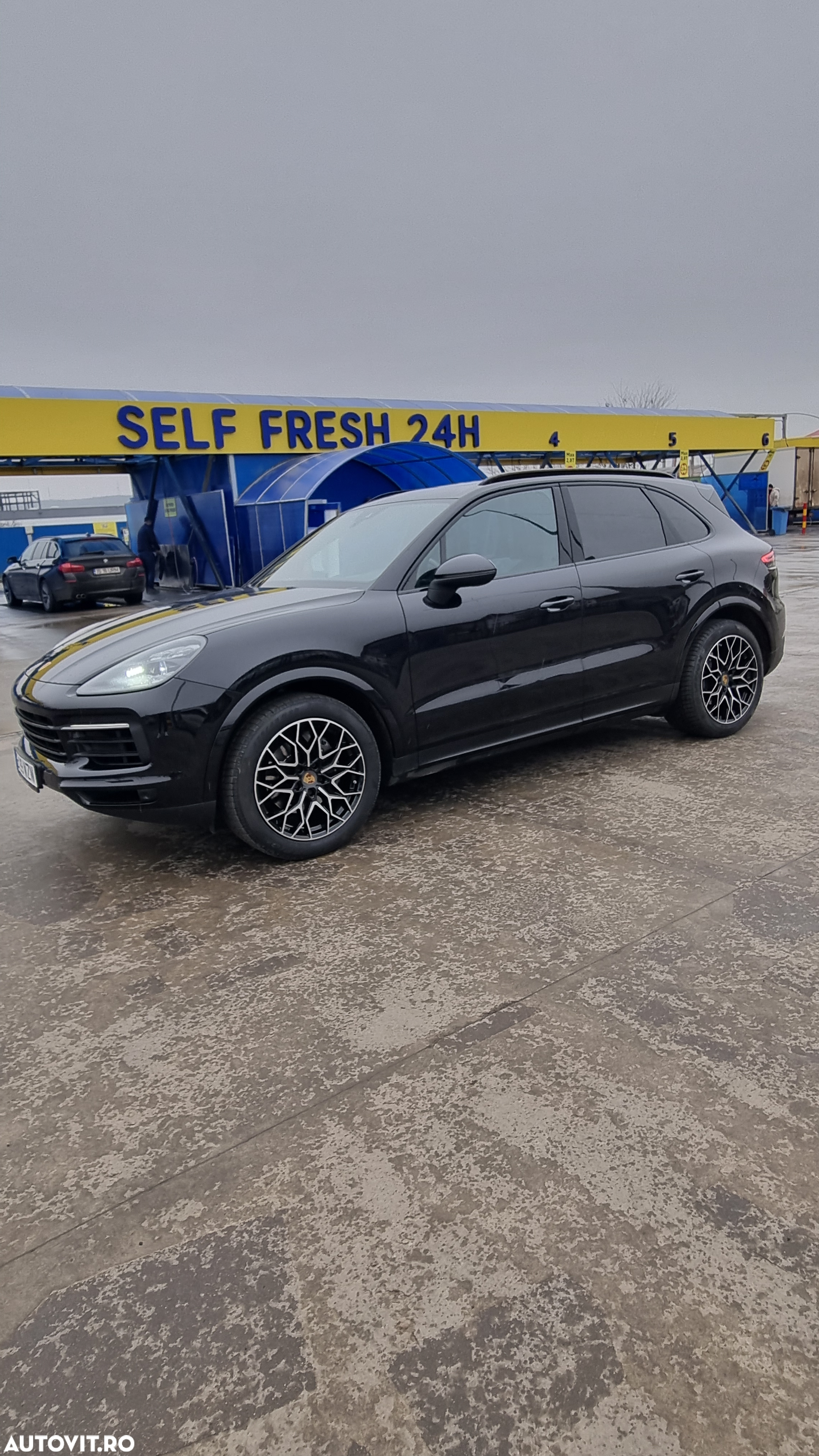Porsche Cayenne Standard - 6