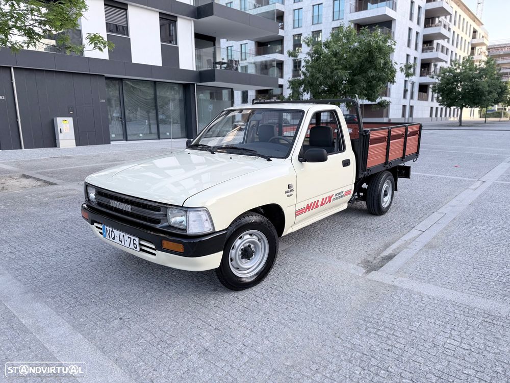 Toyota Hilux 2.4 D LN85L - 1