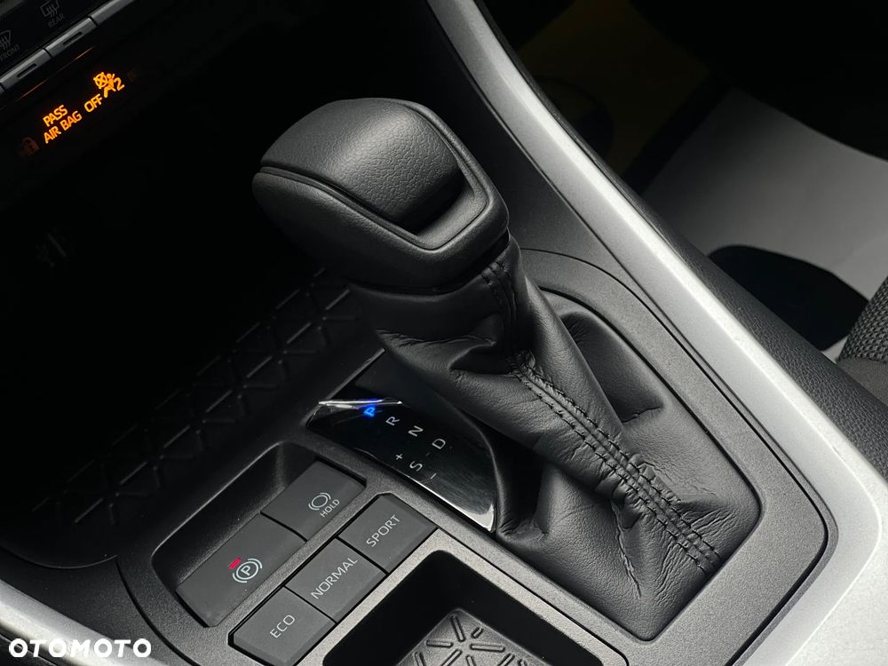Toyota RAV4 - 22