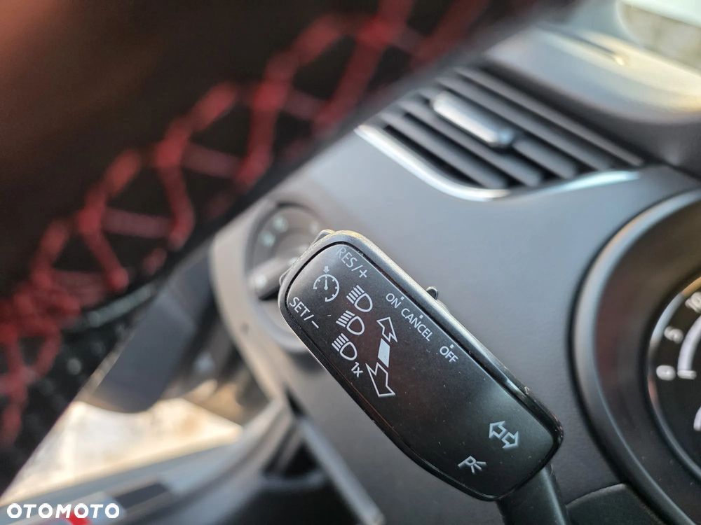 Skoda Octavia 2.0 TDI DSG RS - 28