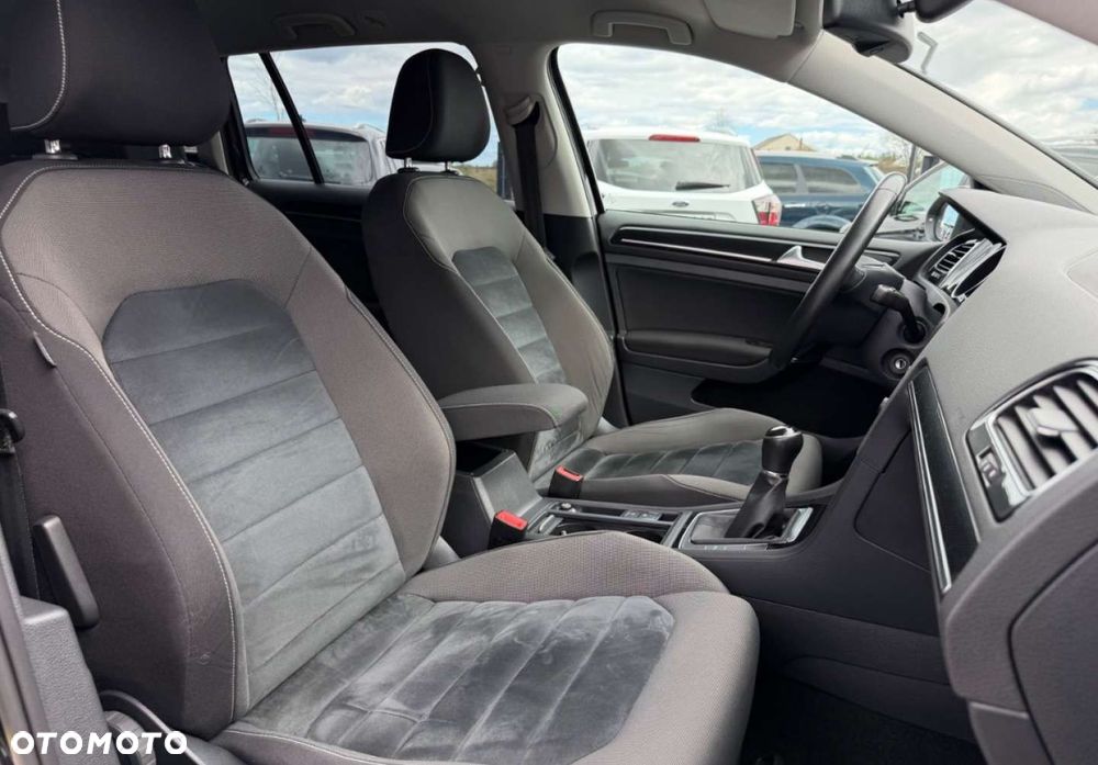 Volkswagen Golf - 12