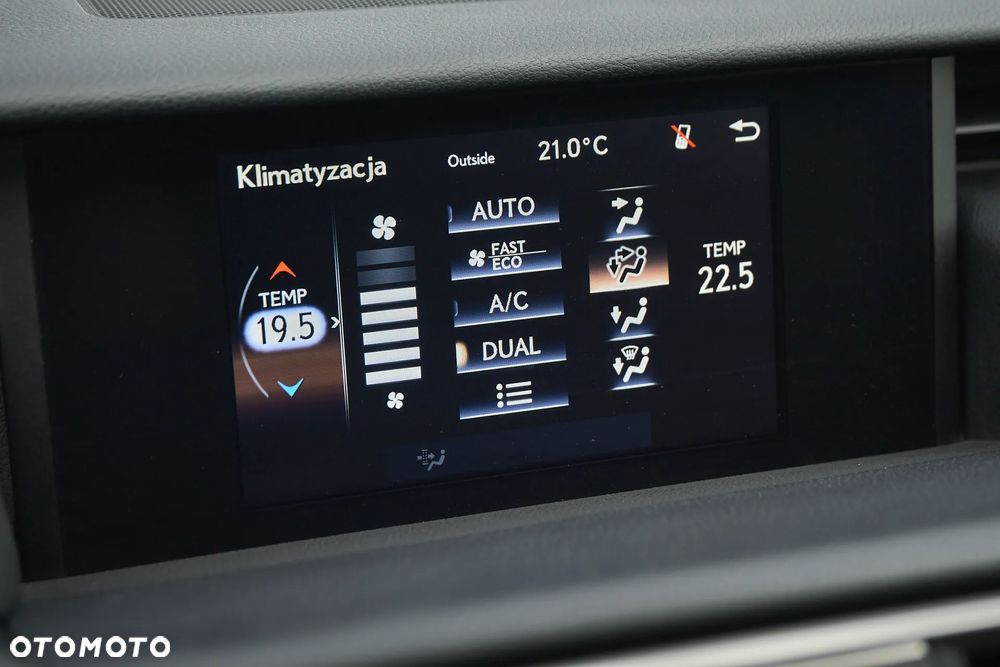 Lexus IS 200t / 300 F Sport - 31