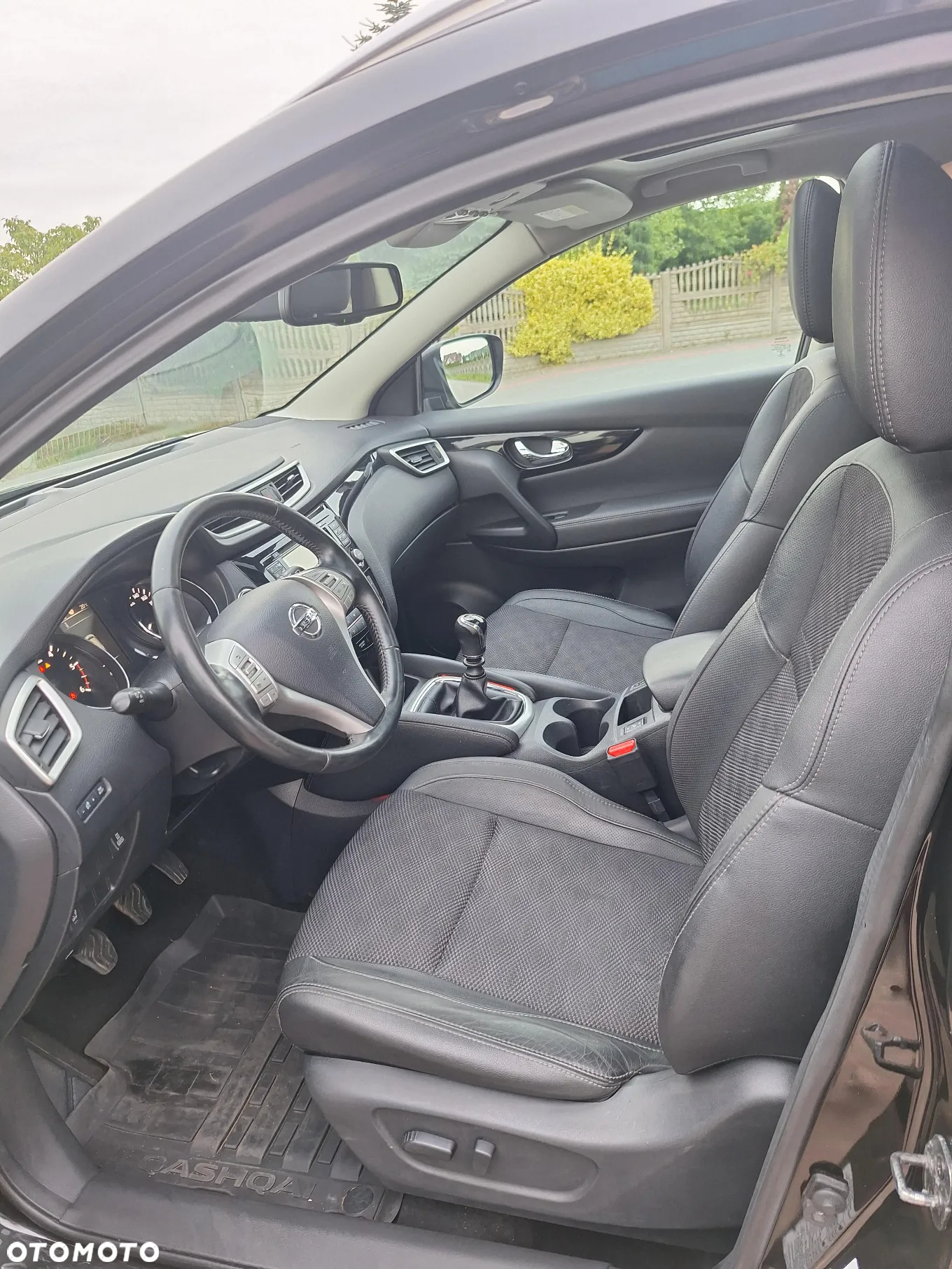 Nissan Qashqai - 25