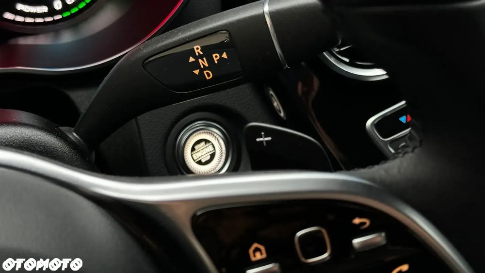 Mercedes-Benz GLC - 33