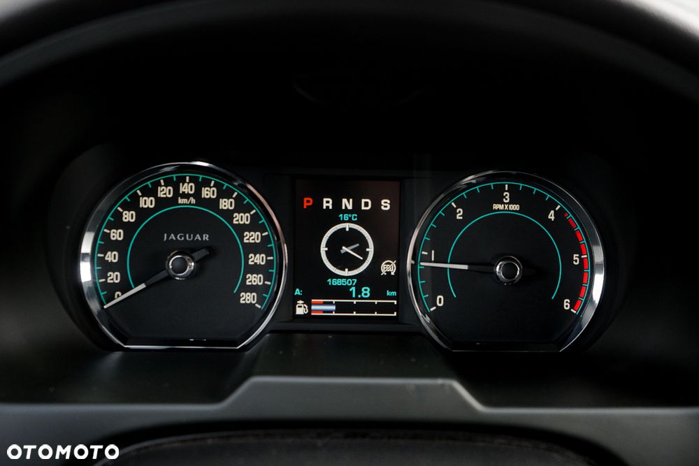 Jaguar XF 2.2 D Luxury - 18