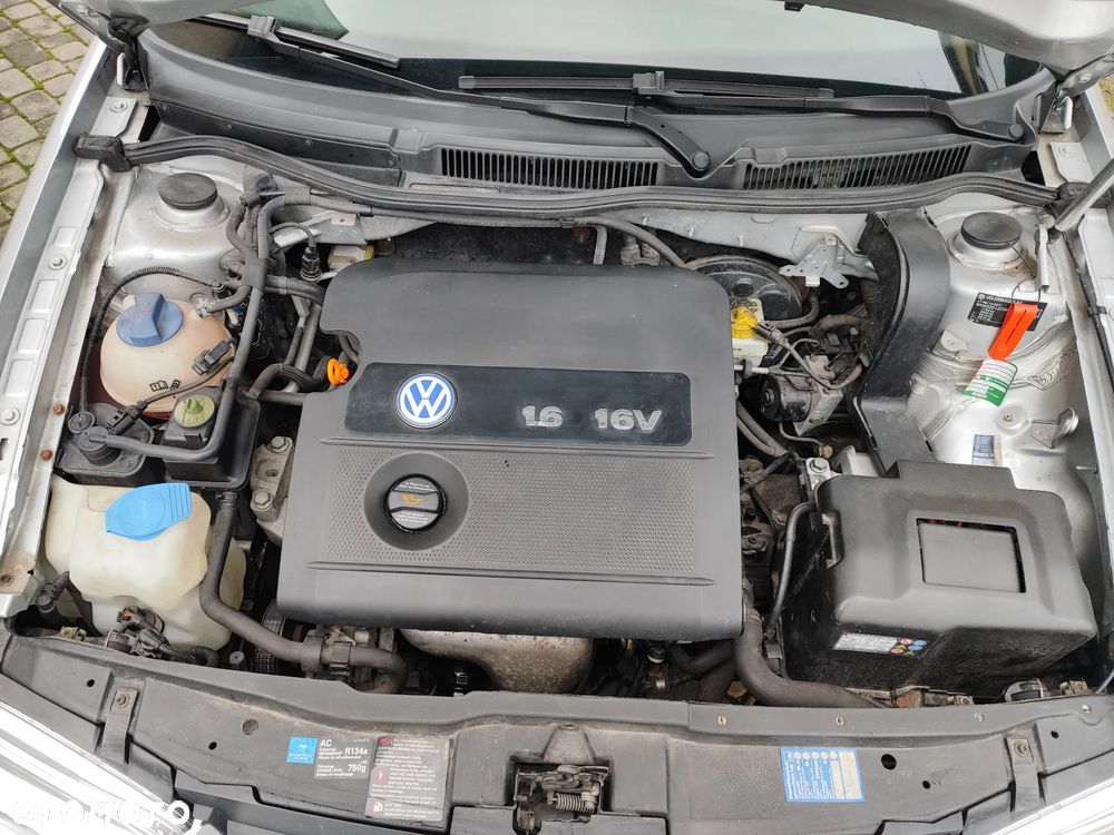 Volkswagen Golf 1.6 Comfortline - 14