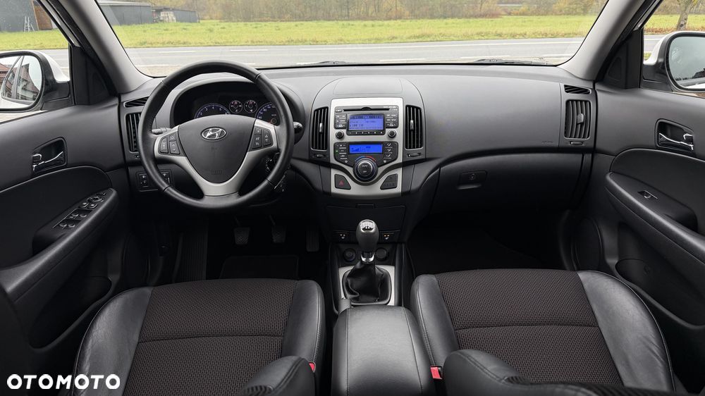 Hyundai i30 1.4 FIFA WM Edition - 28