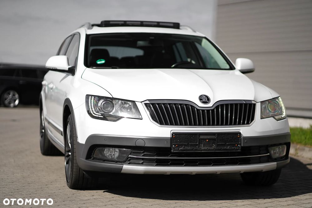 Skoda Superb 2.0 TDI Platinum Outdoor DSG - 5