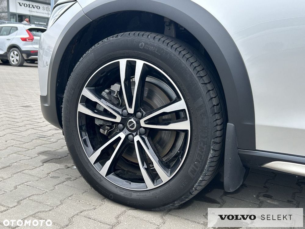 Volvo V90 Cross Country - 10