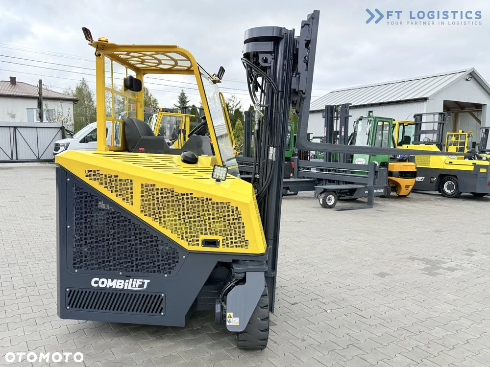 Combilift WÓZEK CZTEROKIERUNKOWY - WIELOKIERUNKOWY / CB4000 / GAS / TRIPLEX 5200MM / WOLNY SKOK / POZYCJONER WIDEŁ / PRZESUW WIDEŁ / STAN IDEALNY / Szeroka oferta wózków czterokierunkowych i bocznych, dopasowanych do różnorodnych potrzeb i zastosowań - 23