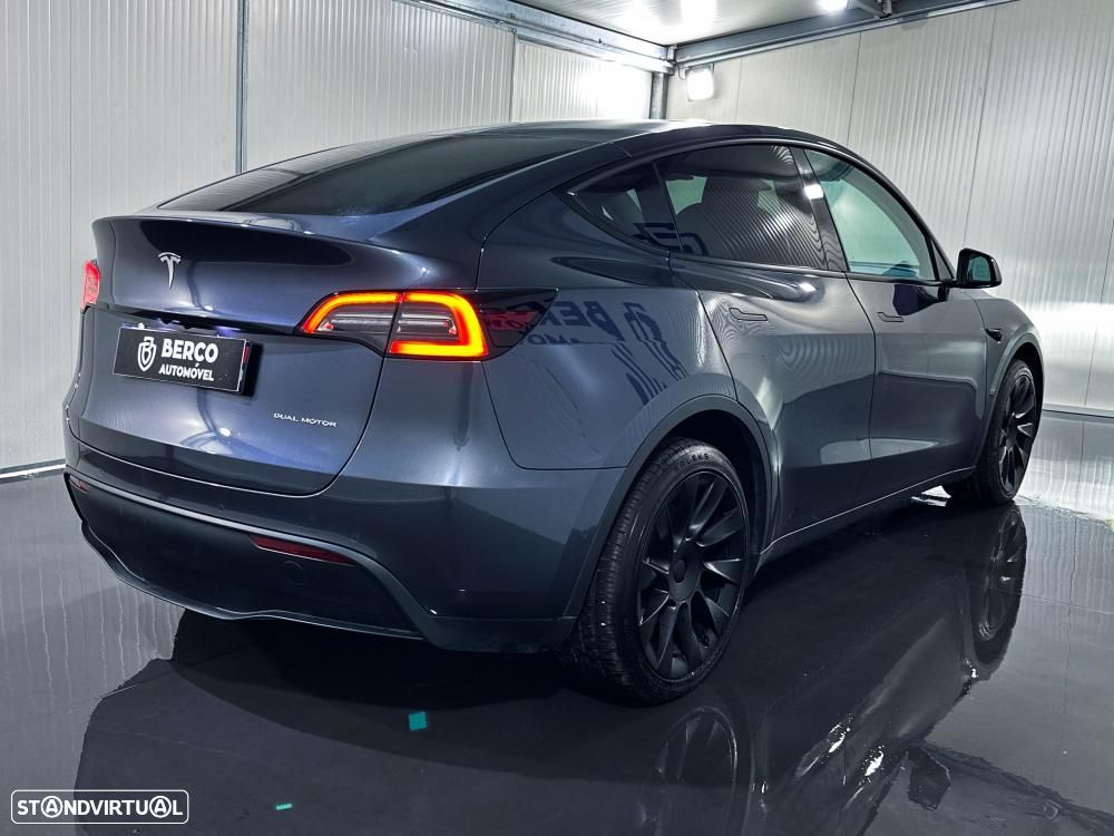 Tesla Model Y - 5