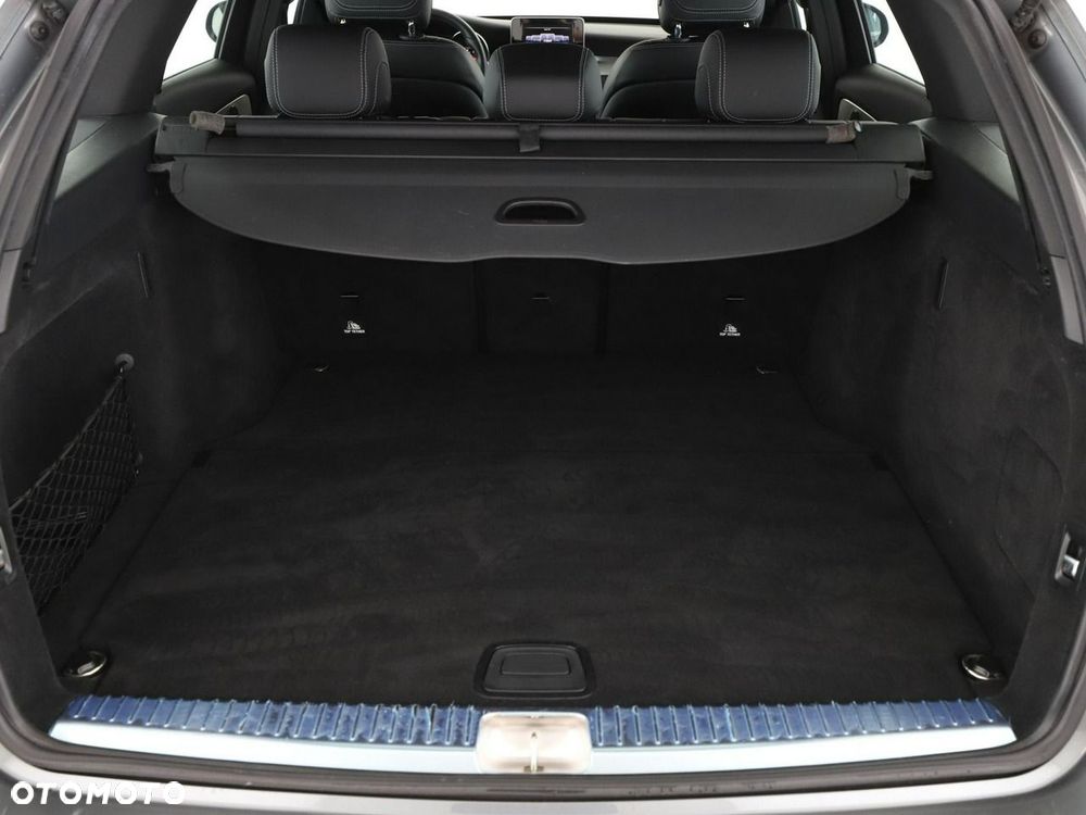 Mercedes-Benz Klasa C 200 4Matic 9G-TRONIC Avantgarde - 21