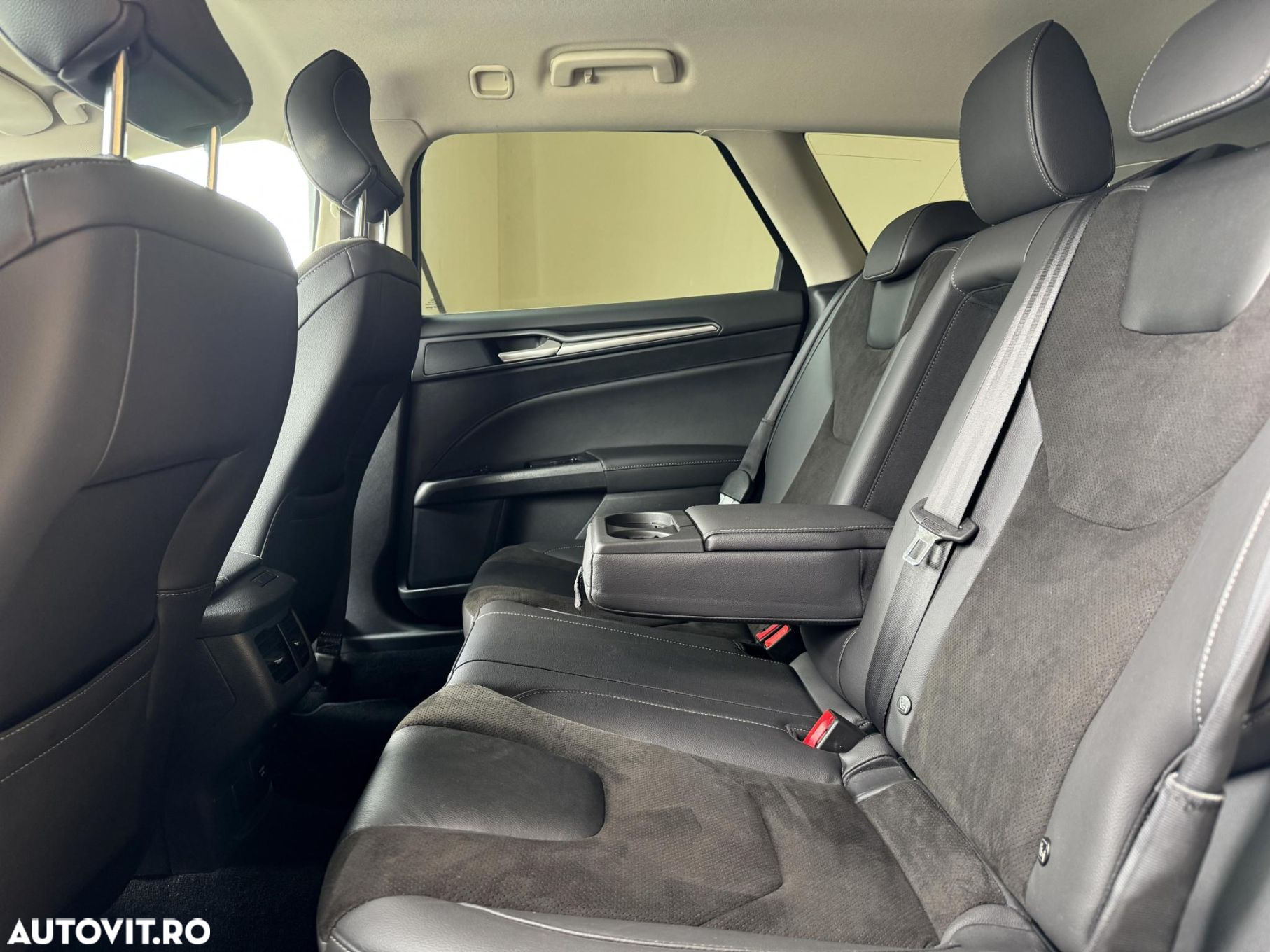 Ford Mondeo - 24