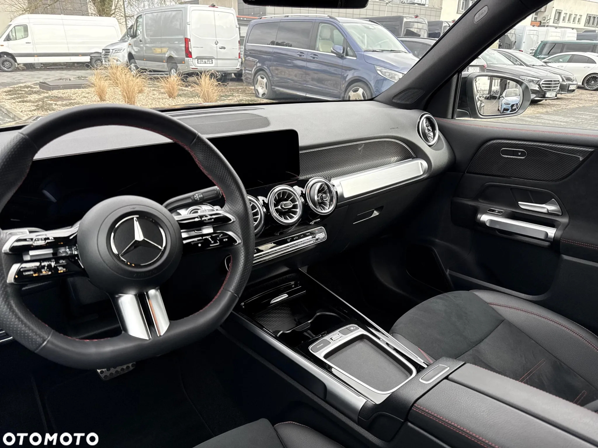 Mercedes-Benz GLB 200 7G-DCT AMG Line - 17